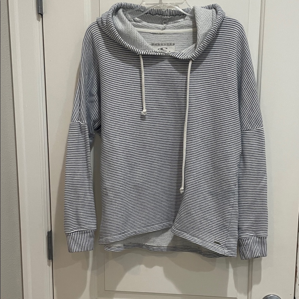 O'Neill Gray and White Knit Sweatshirt